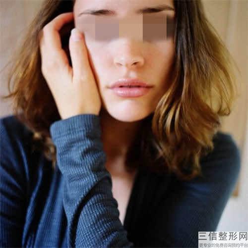 手術醫師是如何實施小唇改變為大嘴的開刀治療呢